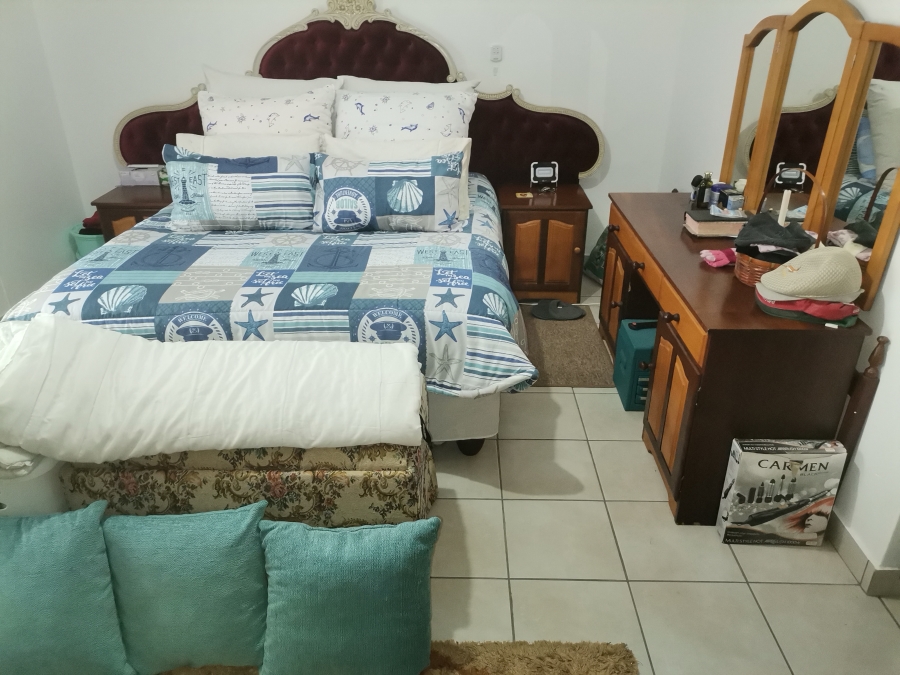 3 Bedroom Property for Sale in Kwanonqaba Western Cape